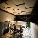 Dina Naxos