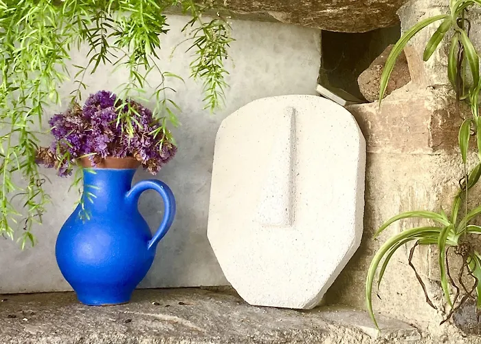 迪娜纳克索斯公寓 *