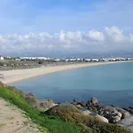 Dina Naxos *
