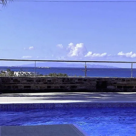 Dina Naxos